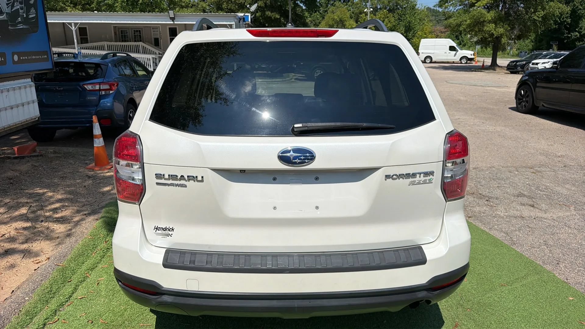 Used 2015 Subaru Forester 2.5i Premium w/ Popular Package #1 AWD/4WD image 4