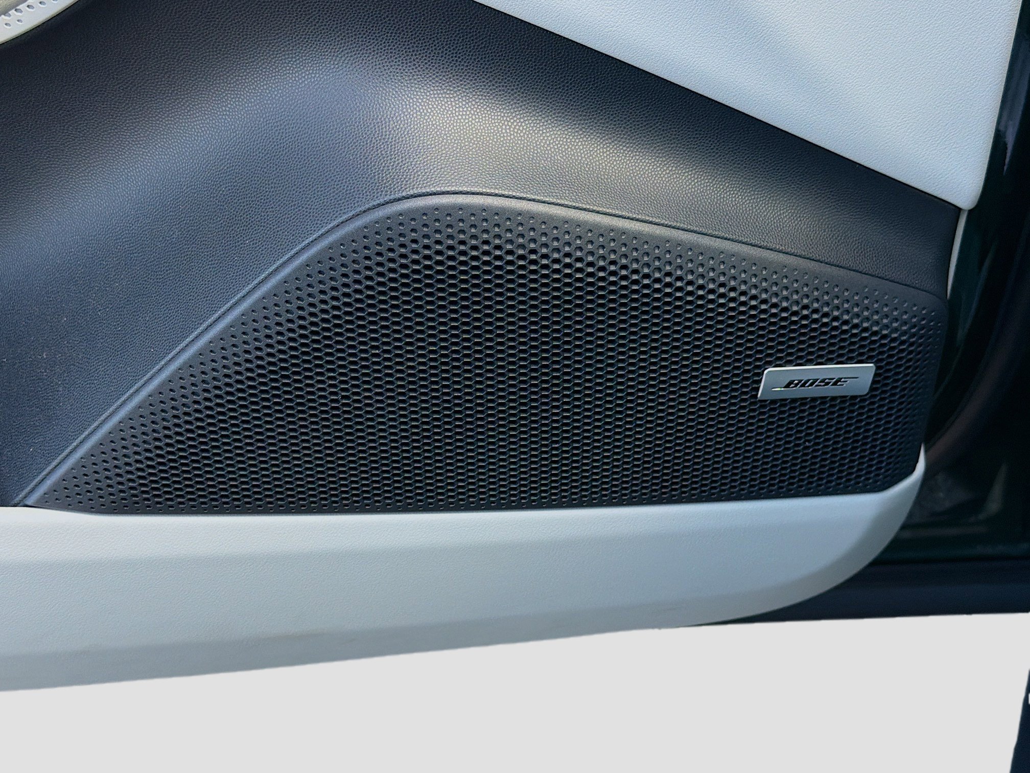 Used 2024 Porsche Macan 4 Electric image 25