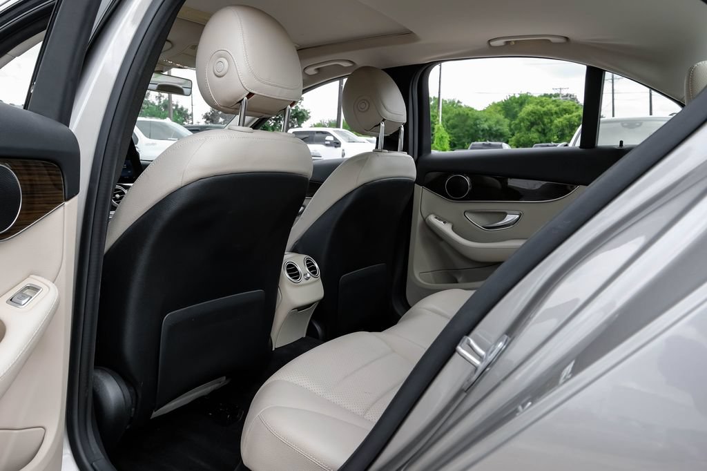 Used 2019 Mercedes-Benz C 300 Sedan image 35