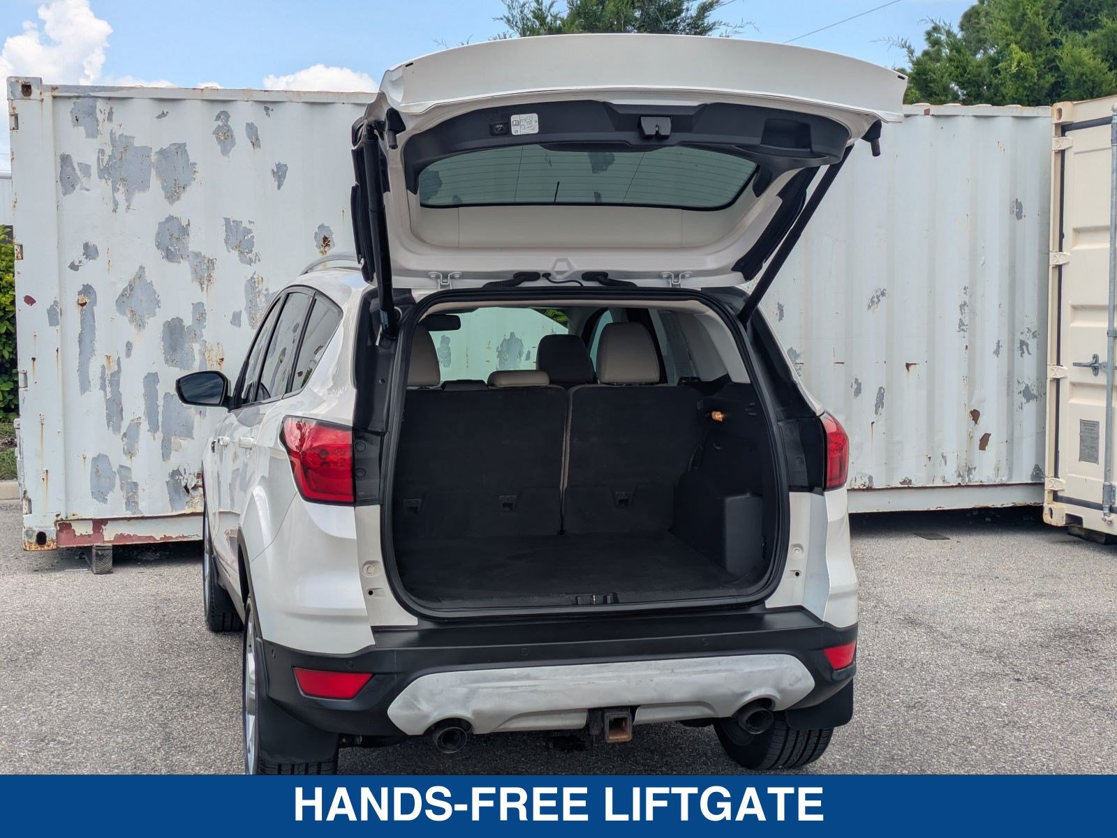 Used 2019 Ford Escape Titanium AWD/4WD image 14
