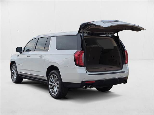 Used 2022 GMC Yukon XL Denali image 9