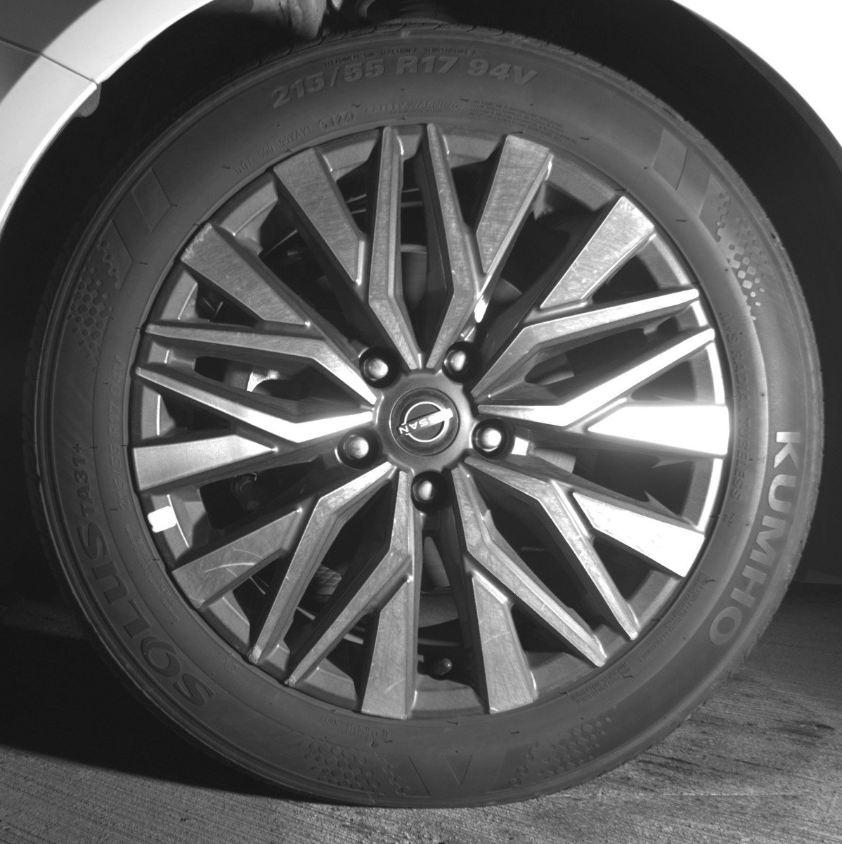 Used 2025 Nissan Altima 2.5 SV FWD image 12