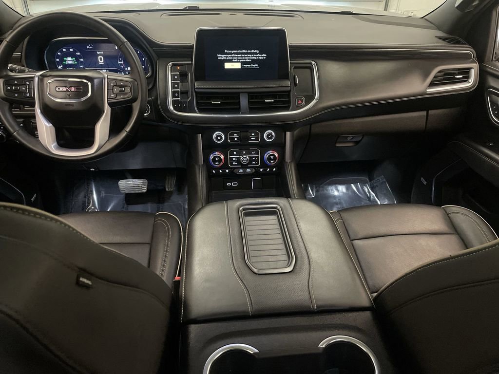 Used 2024 GMC Yukon SLT w/ SLT Luxury Package AWD/4WD image 15
