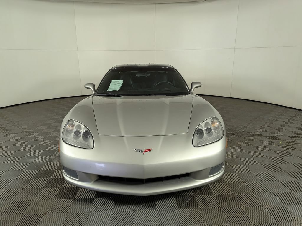 Used 2007 Chevrolet Corvette Coupe w/ Preferred Equipment Group RWD image 2