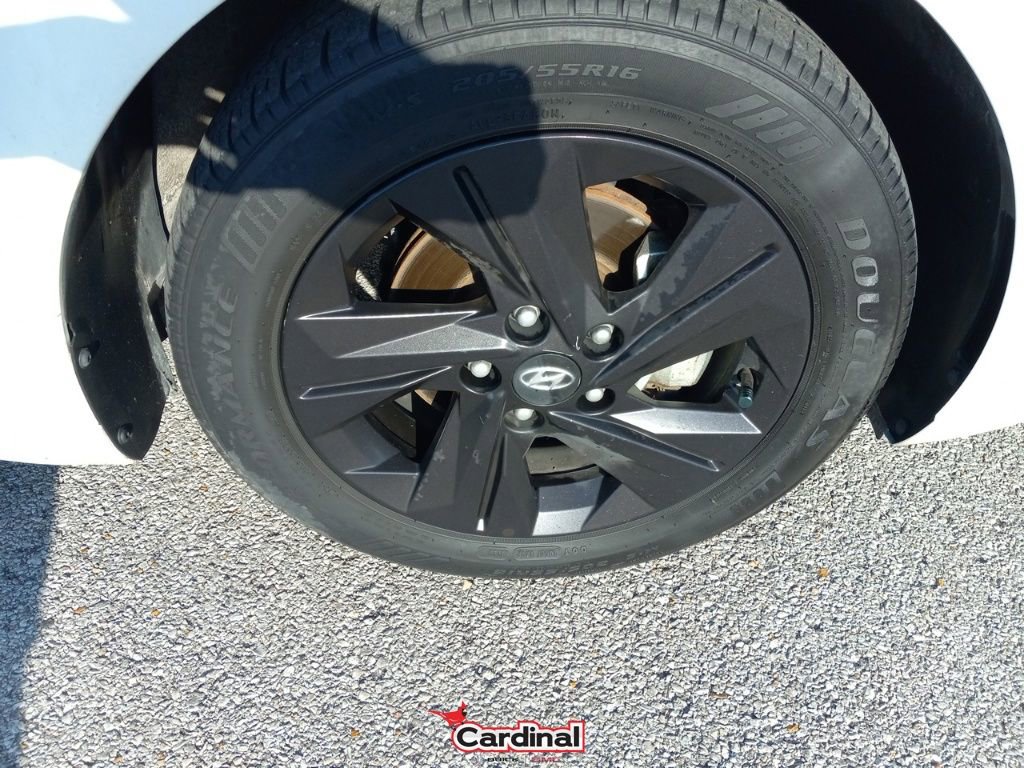 Used 2022 Hyundai Elantra SEL w/ Convenience Package image 2