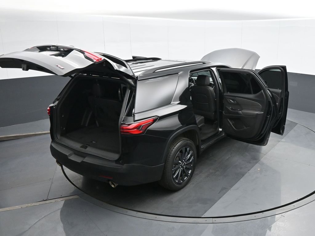 Used 2023 Chevrolet Traverse RS image 40