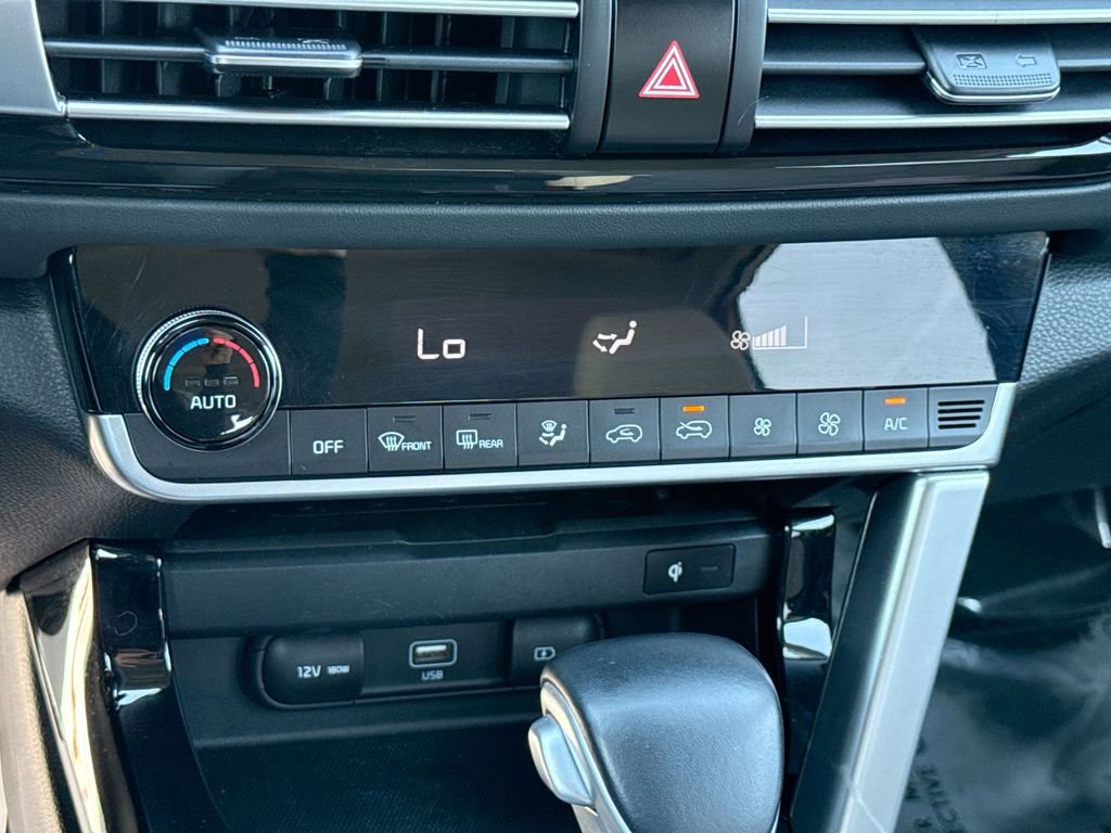 Used 2021 Kia Seltos SX w/ SX Sunroof Package image 17