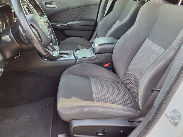 Used 2019 Dodge Charger GT w/ Blacktop Package RWD image 9