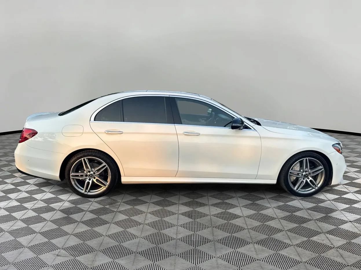 Used 2019 Mercedes-Benz E 300 4MATIC image 4