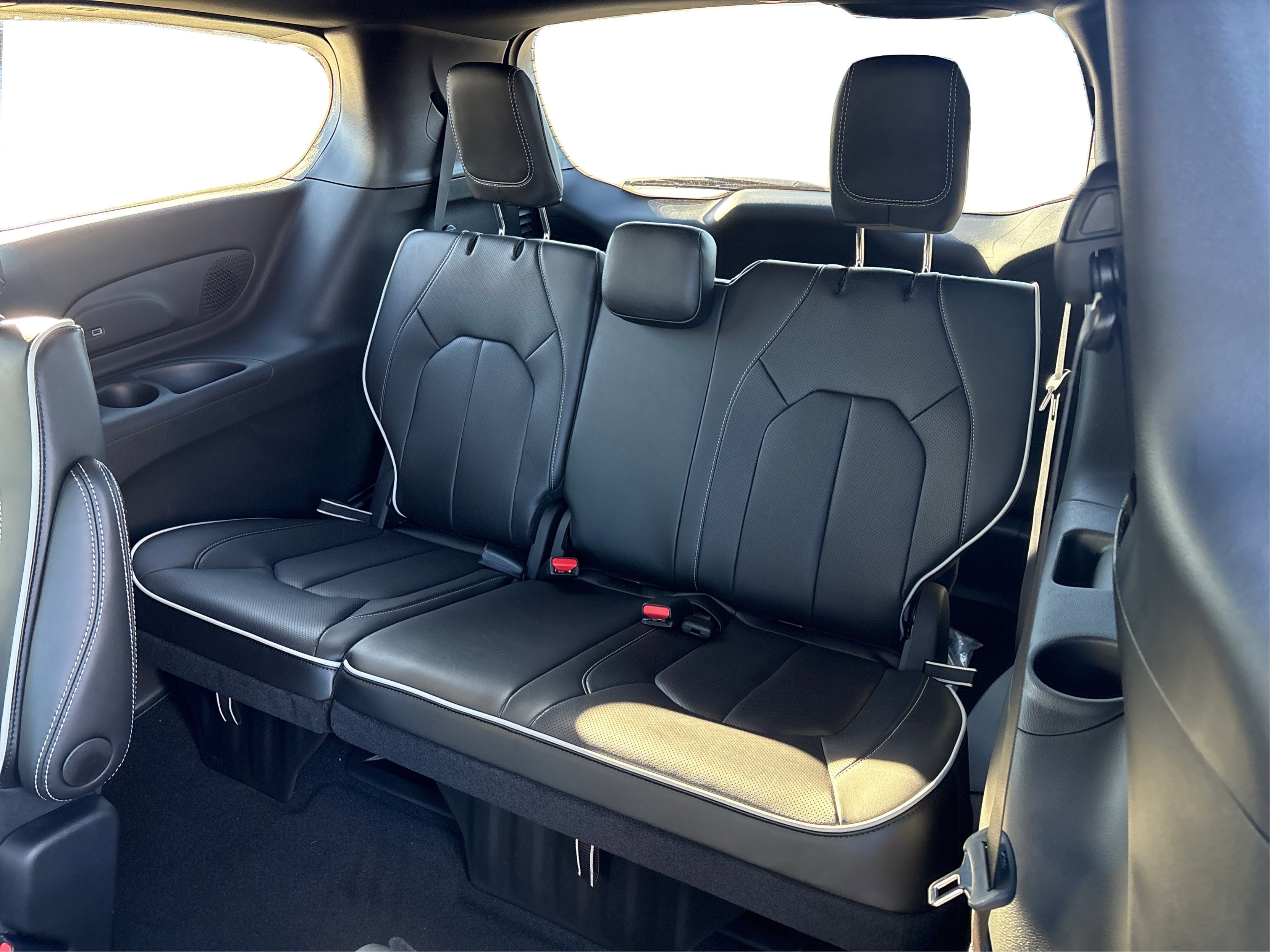 New 2026 Chrysler Pacifica Limited image 29