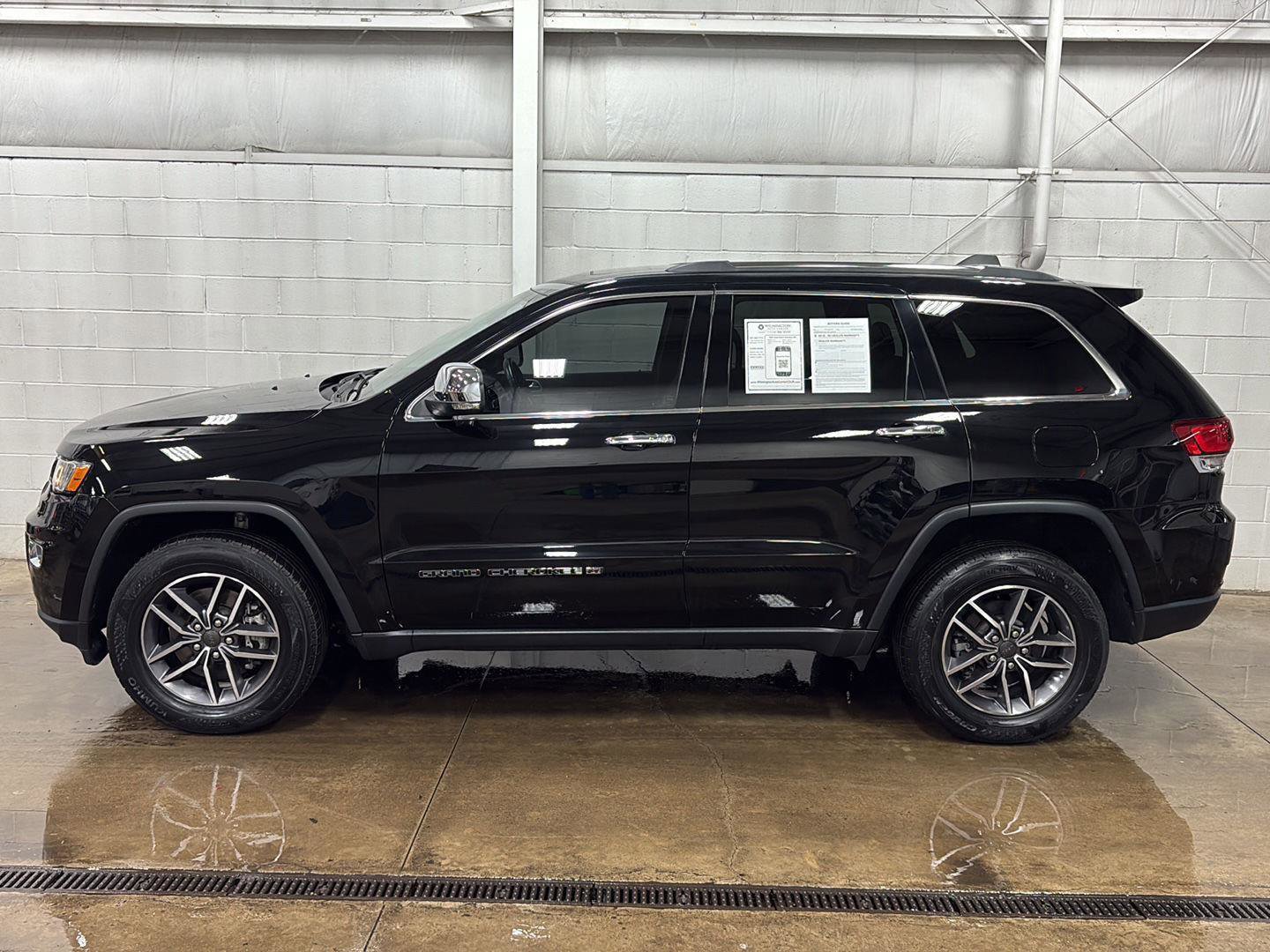 Used 2022 Jeep Grand Cherokee Limited AWD/4WD image 37