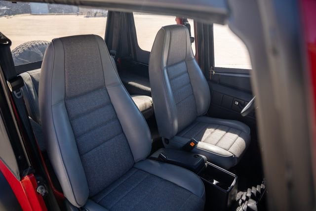 Used 1993 Jeep Wrangler S image 32