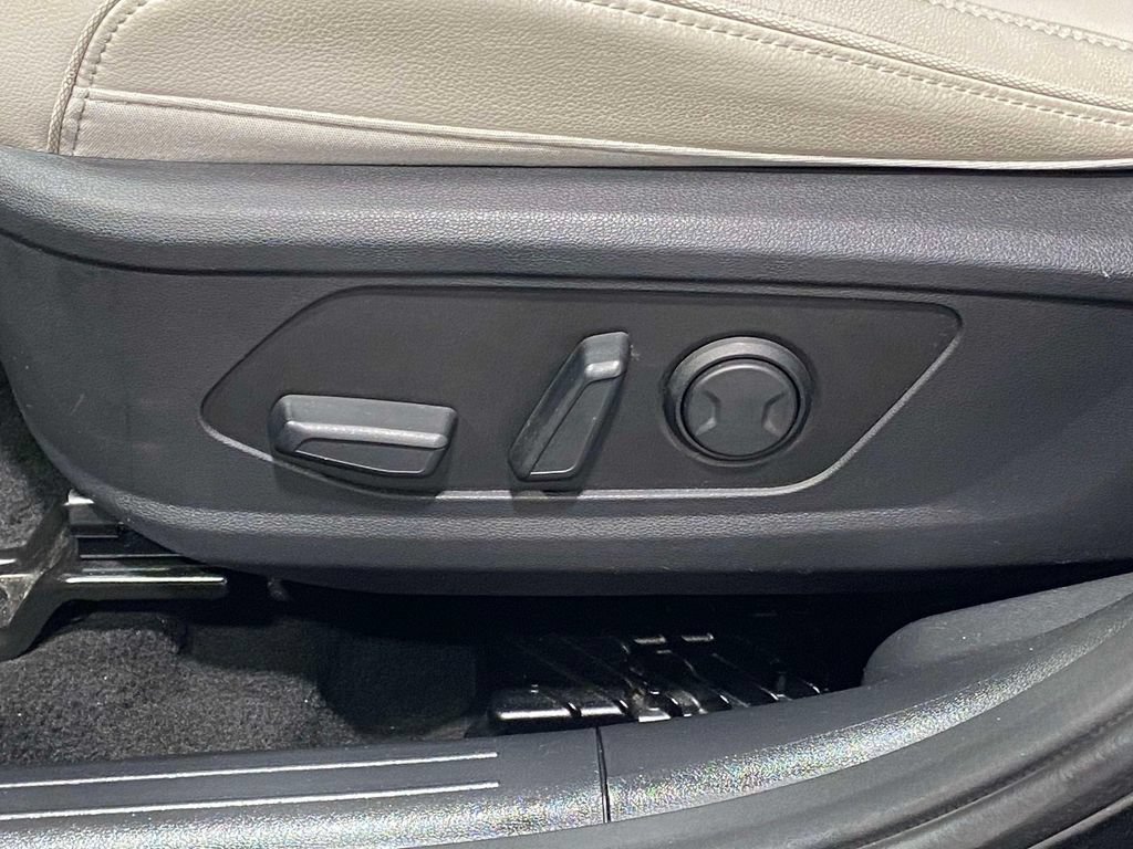 Used 2024 Hyundai Tucson Limited AWD/4WD image 17