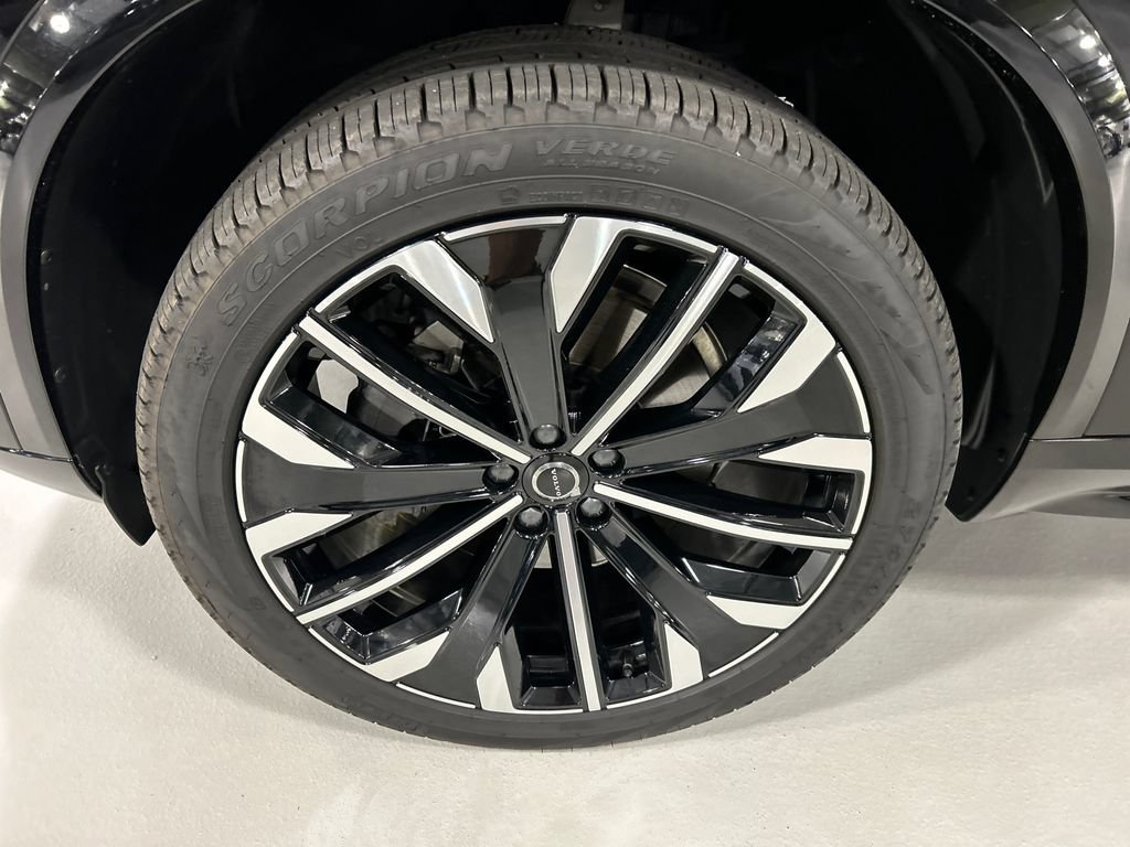 Used 2026 Volvo XC90 B6 Plus w/ Protection Package Premier AWD/4WD image 8