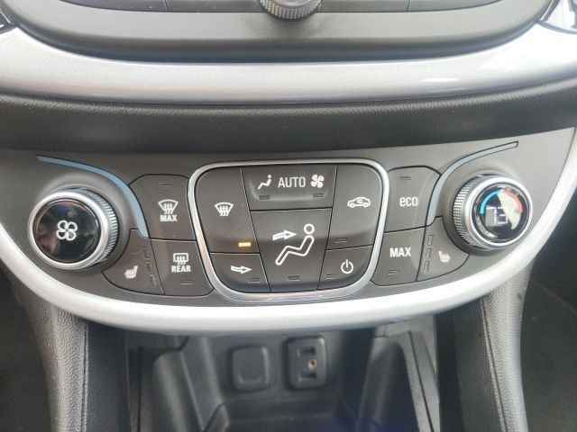 Used 2017 Chevrolet Volt LT w/ Comfort Package FWD image 10