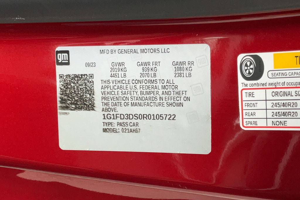 Used 2024 Chevrolet Camaro LT w/ Design Package 1 RWD image 29