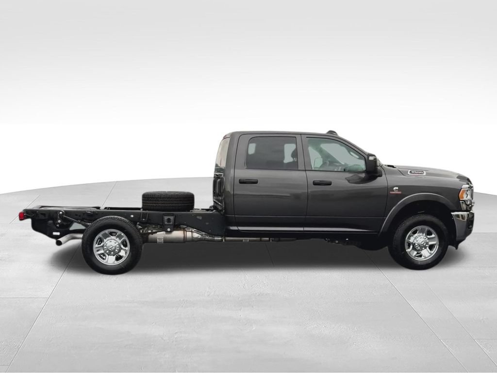 New 2024 RAM 3500 Tradesman w/ Chrome Appearance Group AWD/4WD image 2