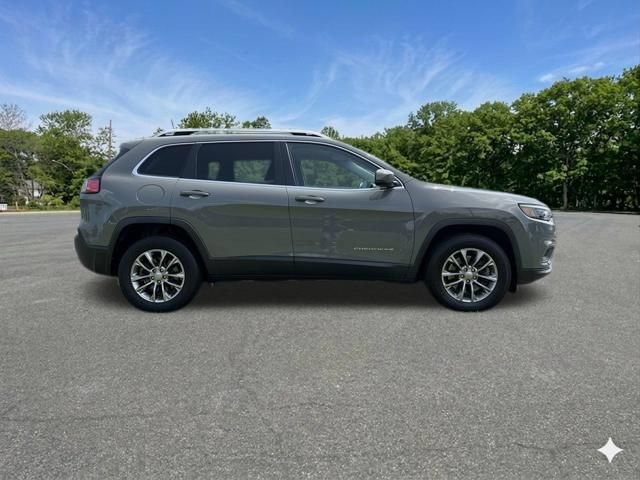 Used 2019 Jeep Cherokee Latitude Plus w/ Cold Weather Group AWD/4WD image 10