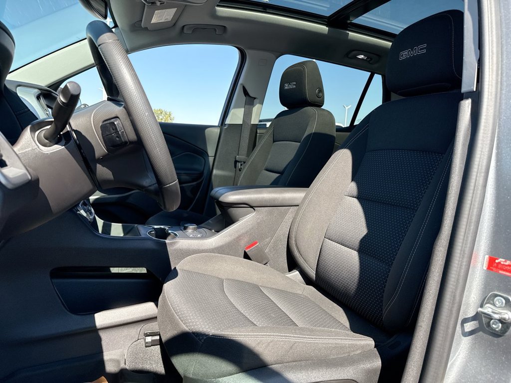 Used 2024 GMC Terrain SLE w/ Driver Convenience Package AWD/4WD image 11