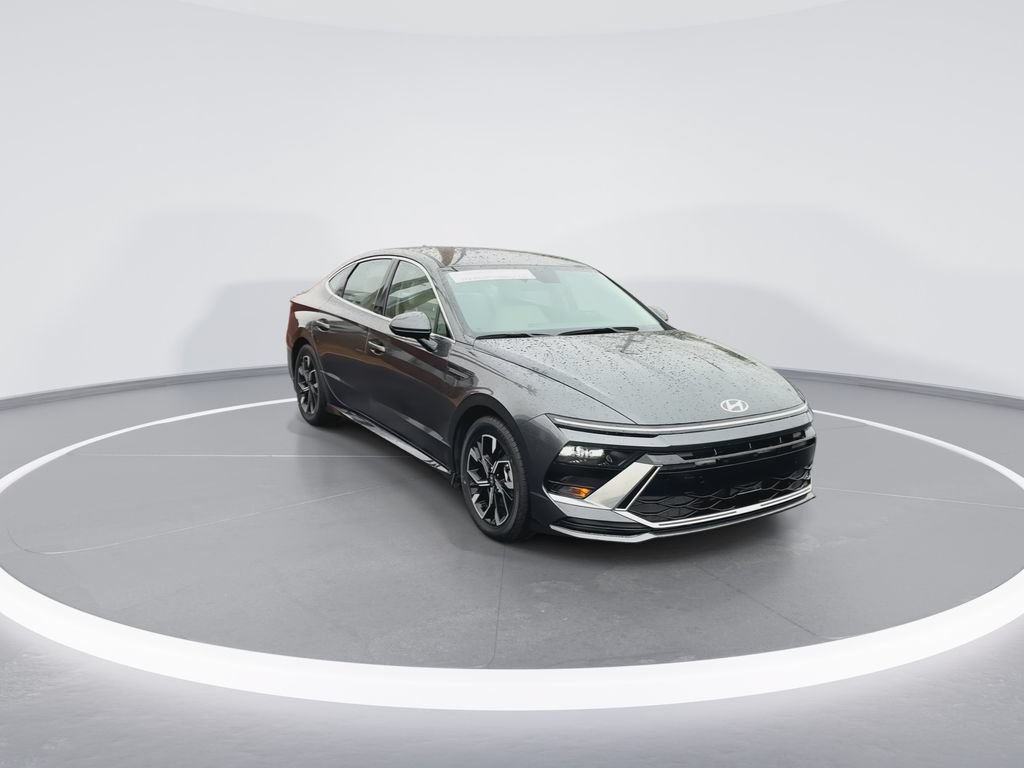 Used 2025 Hyundai Sonata SEL AWD/4WD image 2