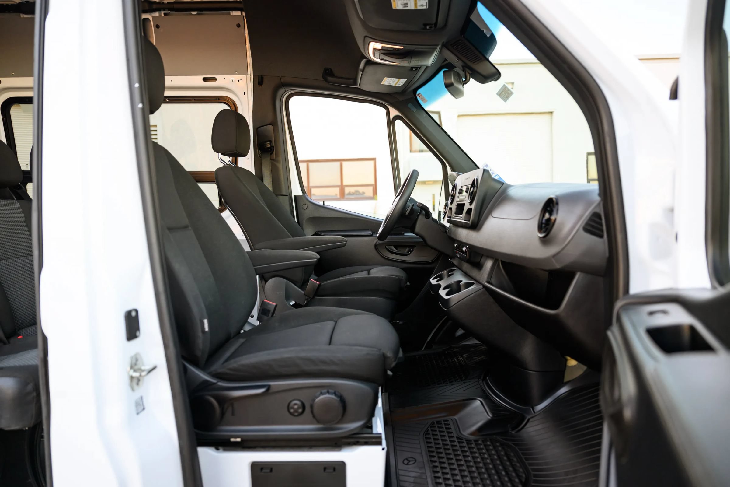 Used 2021 Mercedes-Benz Sprinter 3500 image 35