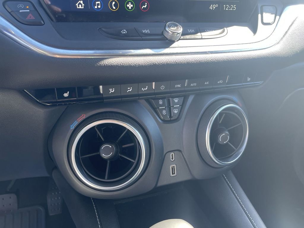 Used 2023 Chevrolet Blazer LT image 25