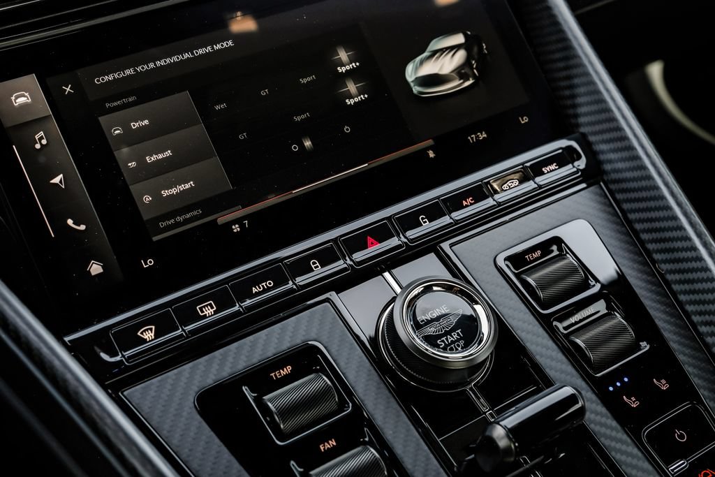 Used 2024 Aston Martin DB12 Coupe RWD image 29