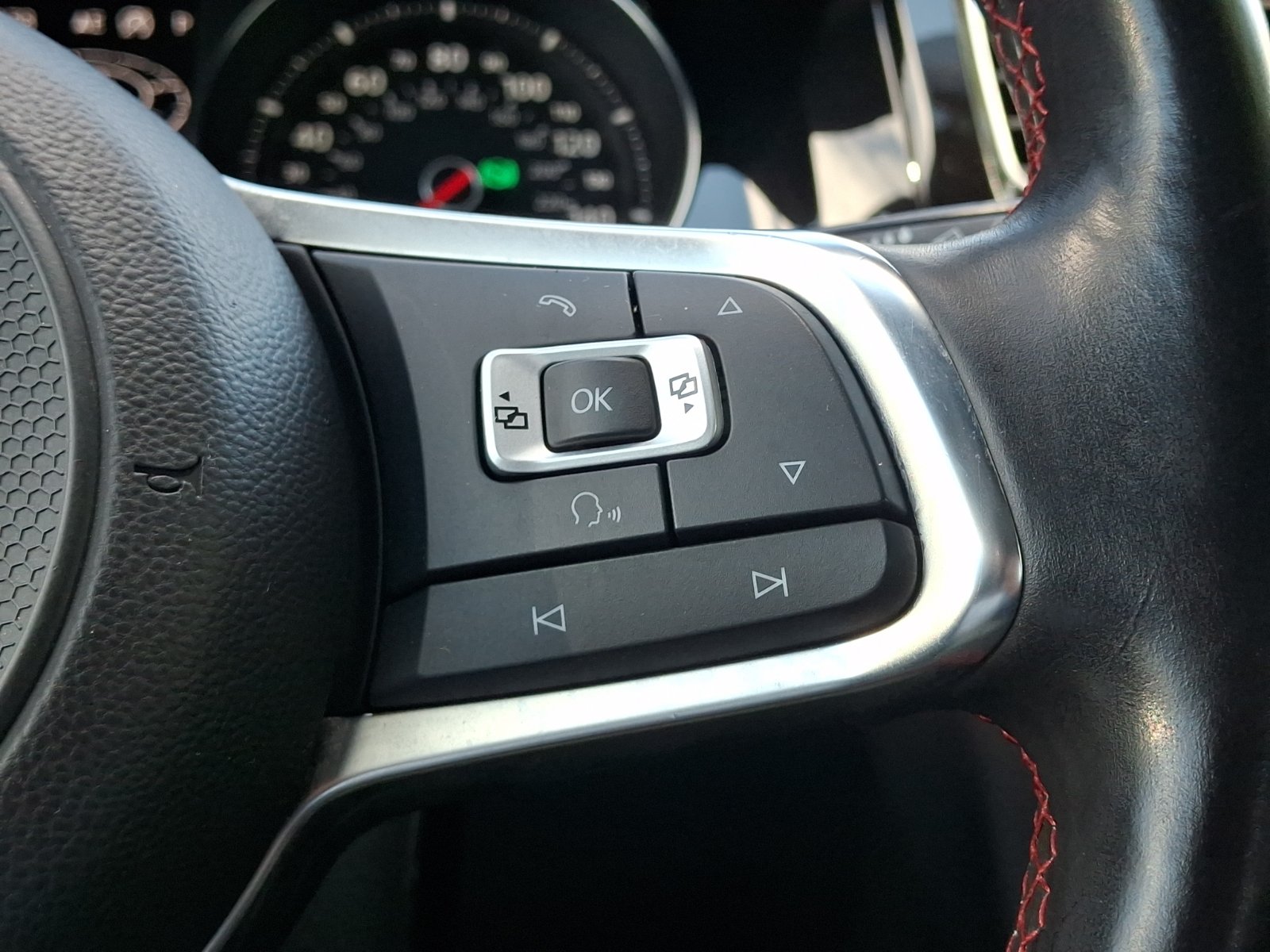Used 2018 Volkswagen GTI Autobahn FWD image 25