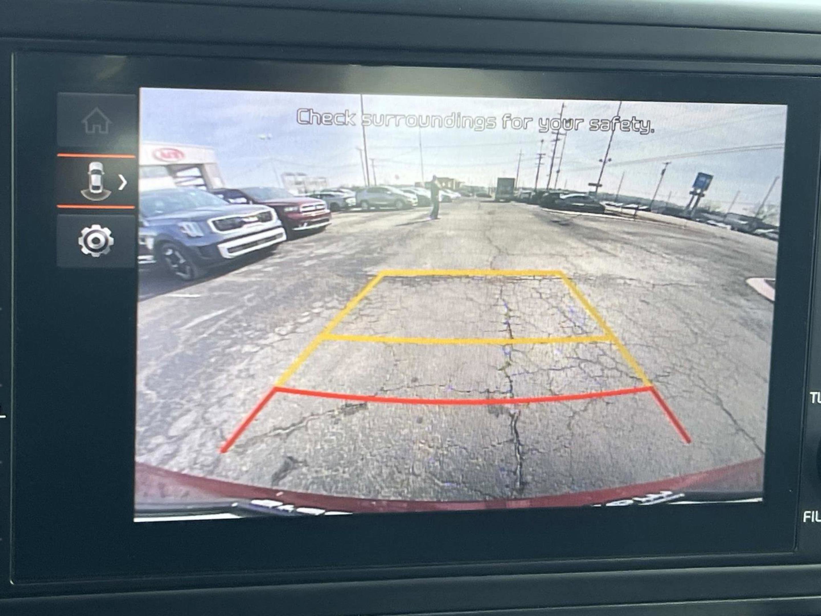 Used 2024 Kia Carnival LX image 40