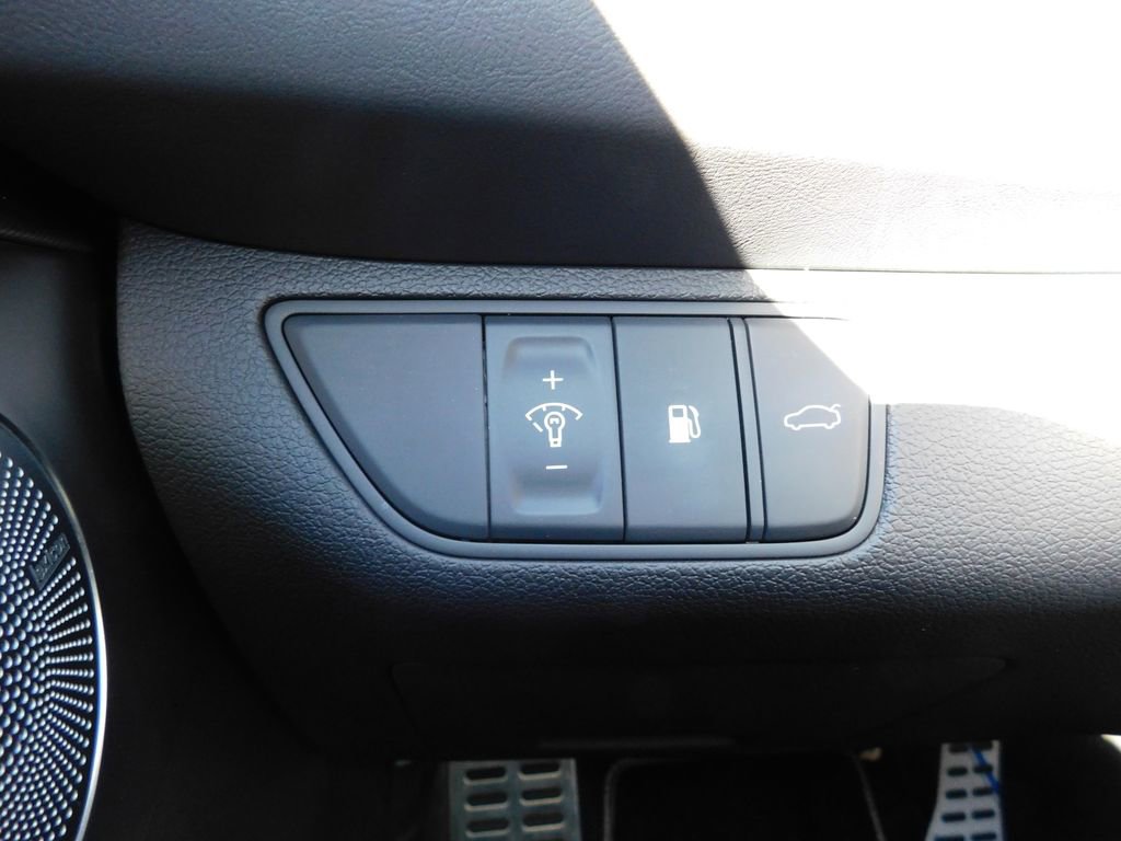 Used 2026 Genesis G70 3.3T Sport Prestige image 22