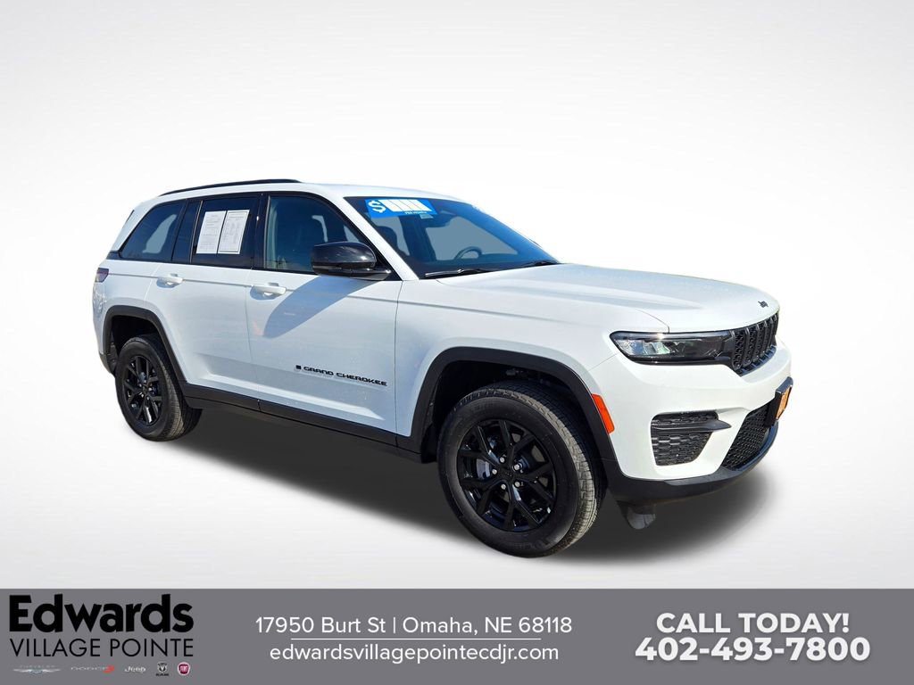 Used 2025 Jeep Grand Cherokee Altitude image 1