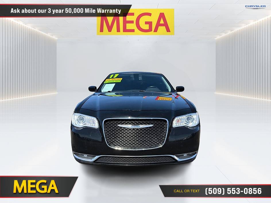 Used 2017 Chrysler 300 Limited w/ Value Package RWD image 2
