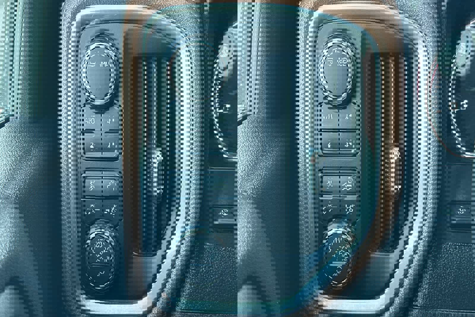 Used 2020 Chevrolet Silverado 2500 High Country image 30