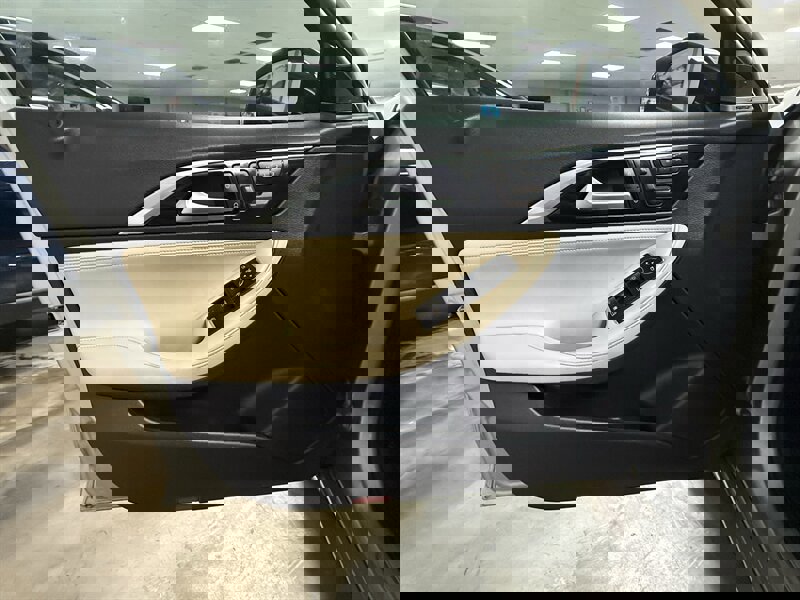 Used 2019 INFINITI QX30 w/ Cargo Package image 6