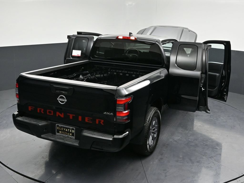 Used 2025 Nissan Frontier SV image 33