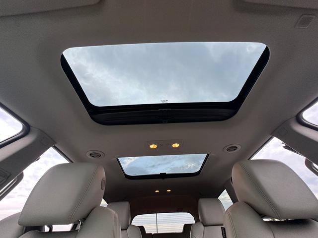 Used 2017 Buick Enclave Leather FWD image 11