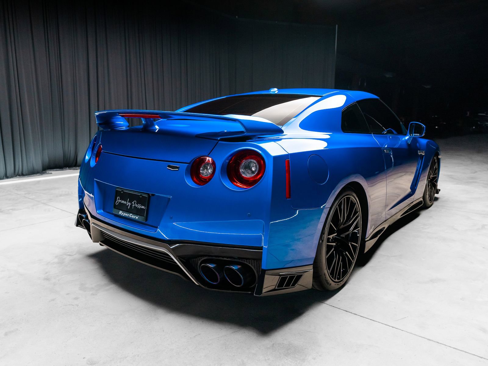 Used 2020 Nissan GT-R Premium image 14