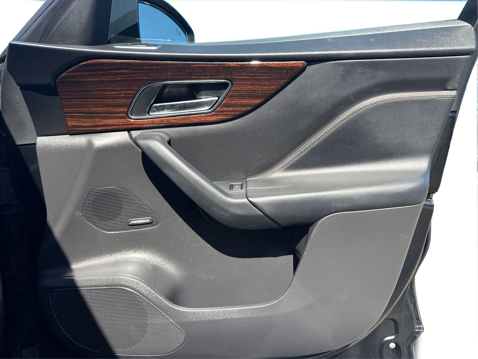 Used 2019 Jaguar F-PACE Prestige image 21
