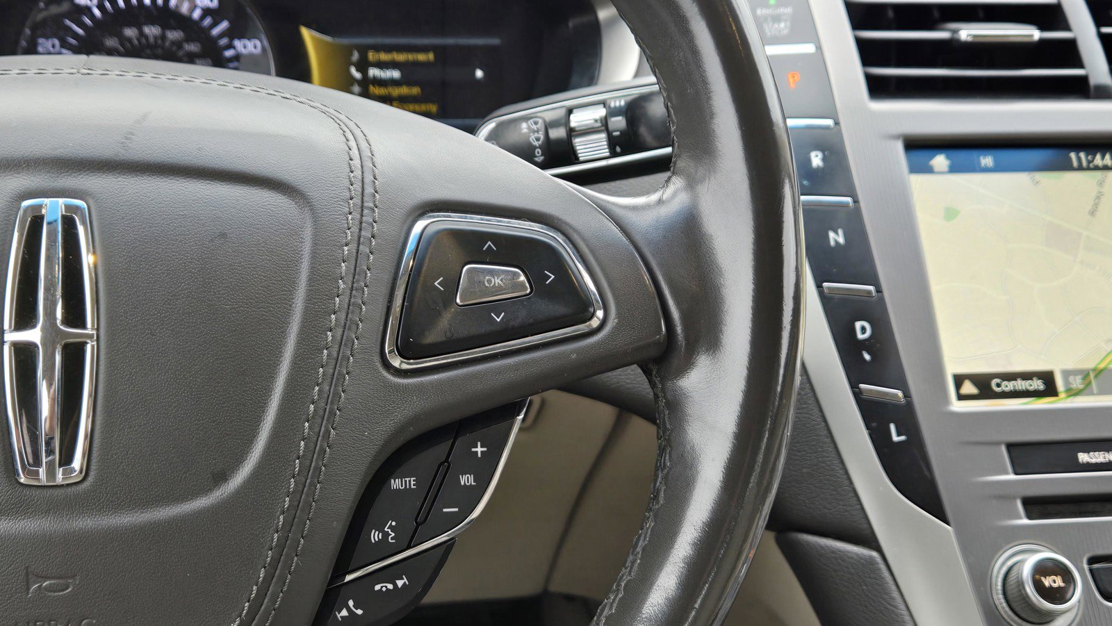 Used 2018 Lincoln MKZ Reserve image 13