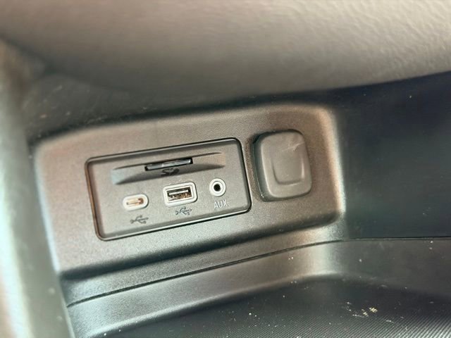 Used 2022 Chevrolet Equinox RS w/ RS Leather Package AWD/4WD image 16