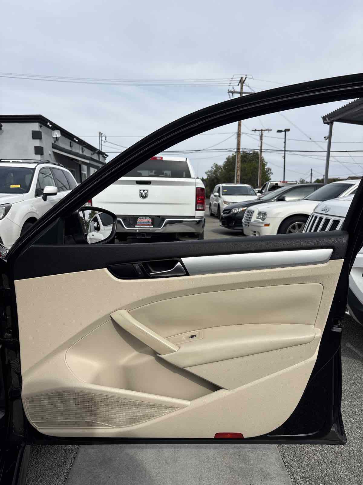 Used 2012 Volkswagen Passat 2.5 SE image 15