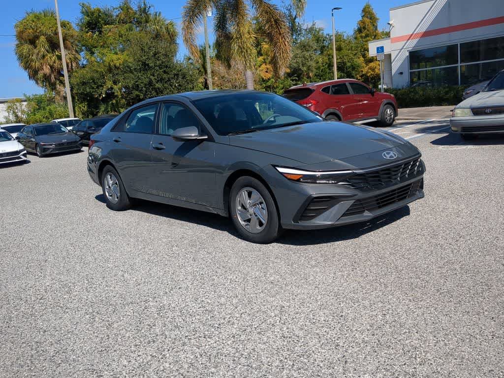New 2026 Hyundai Elantra SE FWD image 8