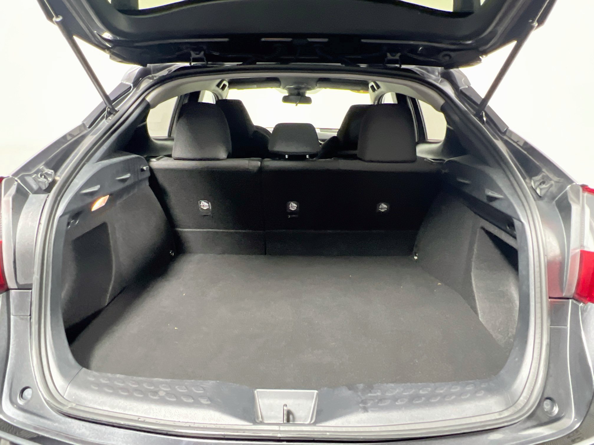 Used 2021 Toyota C-HR LE FWD image 31