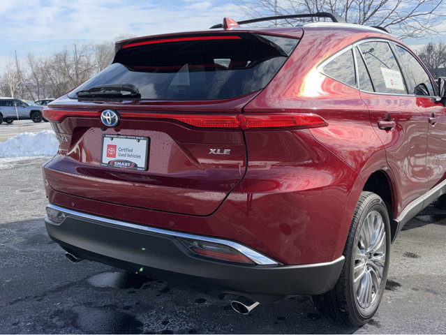 Used 2024 Toyota Venza XLE image 19
