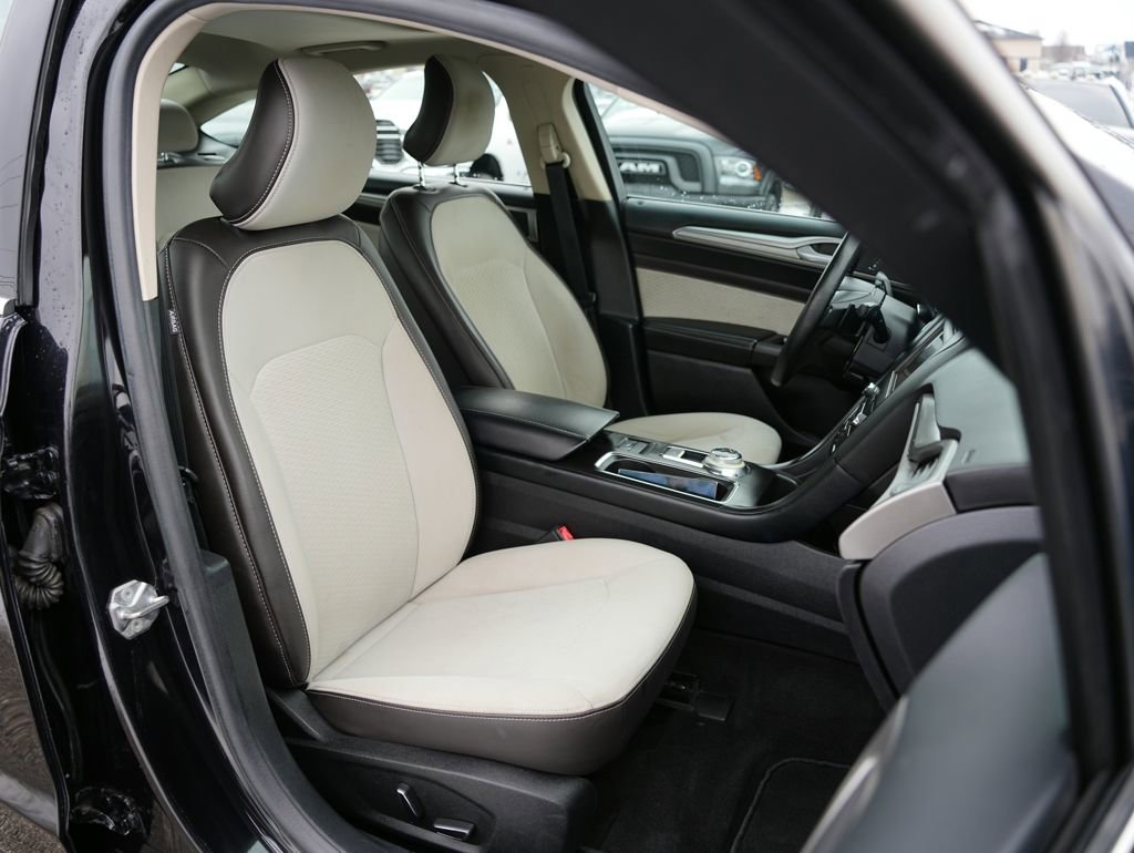 Used 2019 Ford Fusion SE w/ Equipment Group 151A image 22