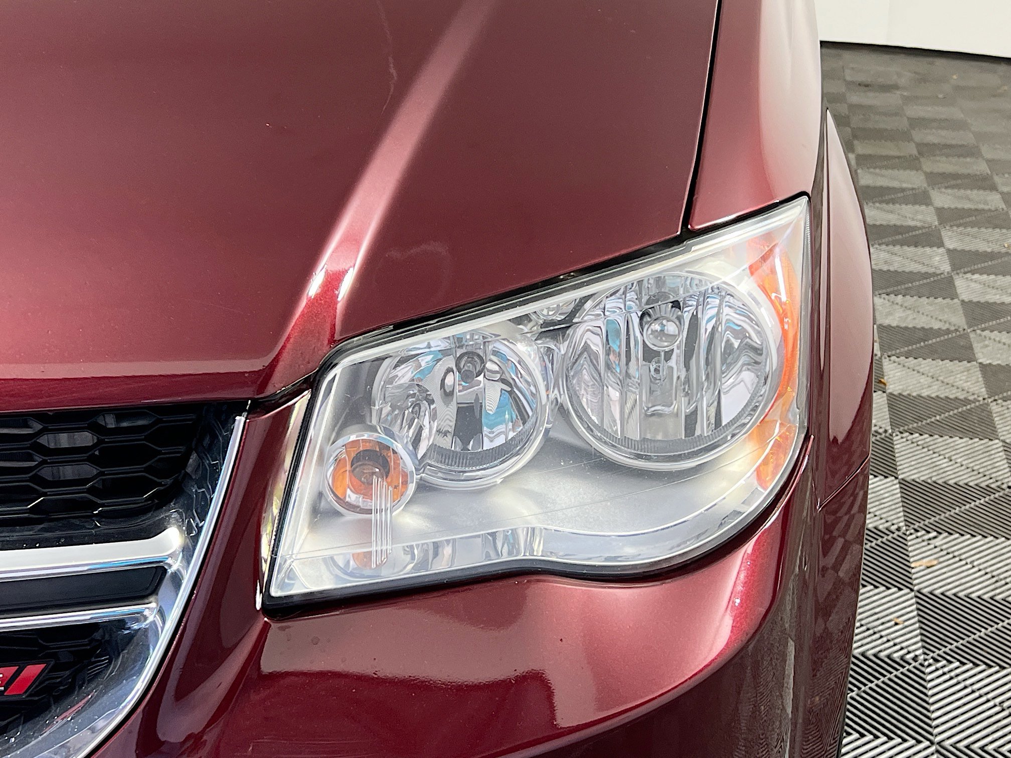 Used 2018 Dodge Grand Caravan SXT image 11