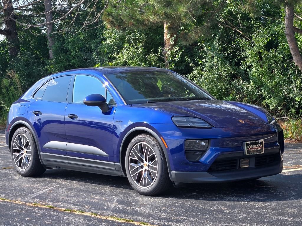 Certified 2025 Porsche Macan Electric image 9