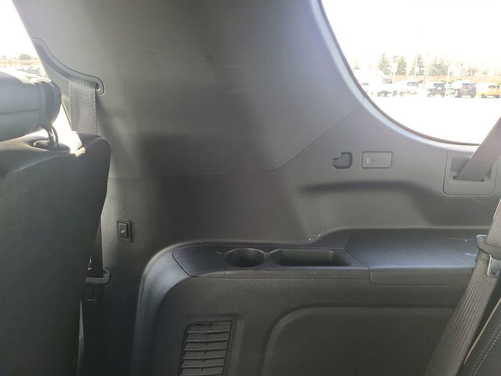 Used 2025 Chevrolet Suburban Premier image 13