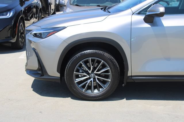 Certified 2025 Lexus NX 250 FWD image 4