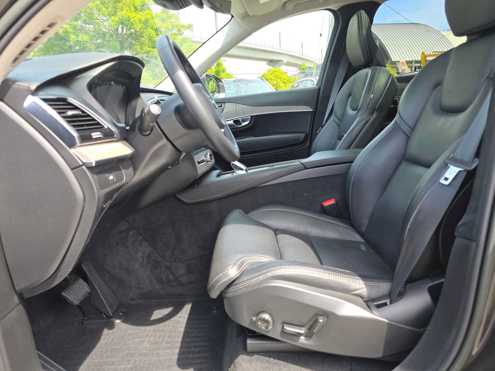 Certified 2023 Volvo XC90 B6 Ultimate w/ Lounge Package AWD/4WD image 21